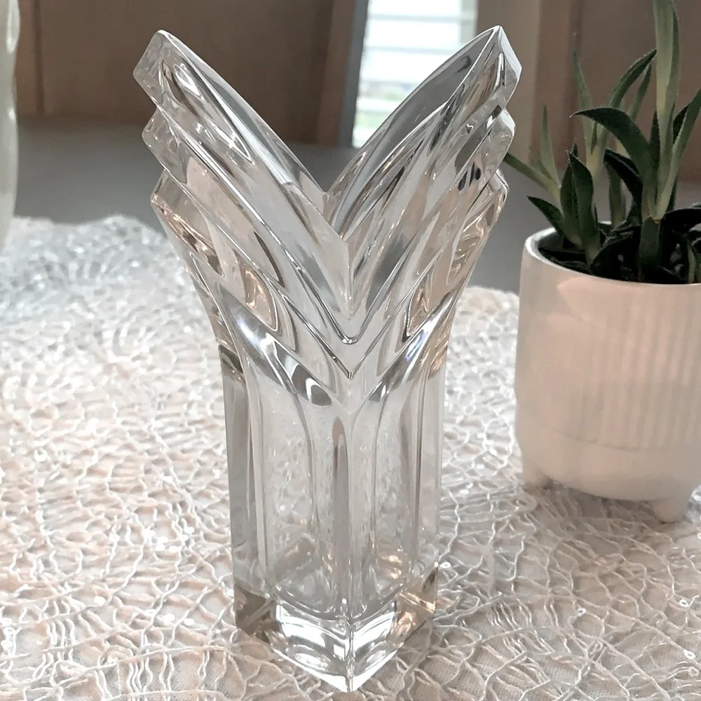 Mikasa Deco Style 24% Lead Crystal Bud Vase 6” high